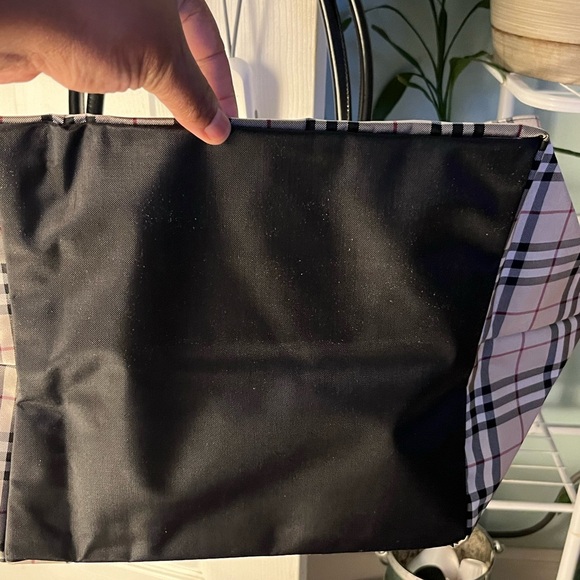 Burberry nylon carryall tote !!! - Picture 4 of 4